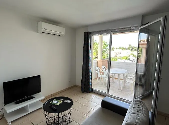 Moderne En Avec Piscine 아파트