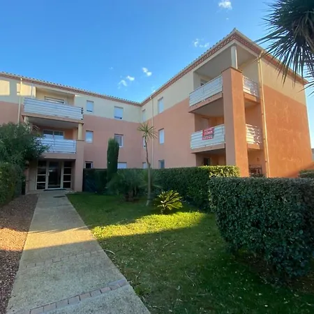 Apartment Moderne En Avec Piscine