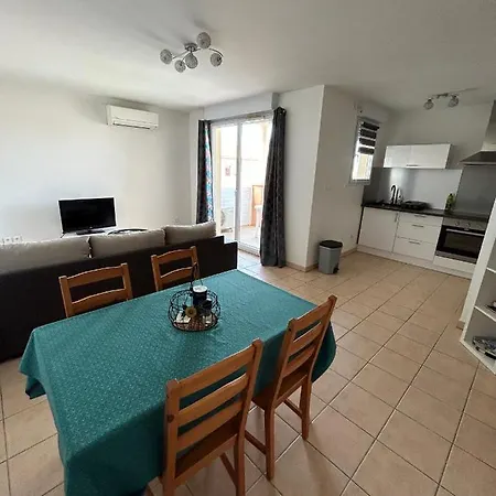 Apartment Moderne En Avec Piscine Meze