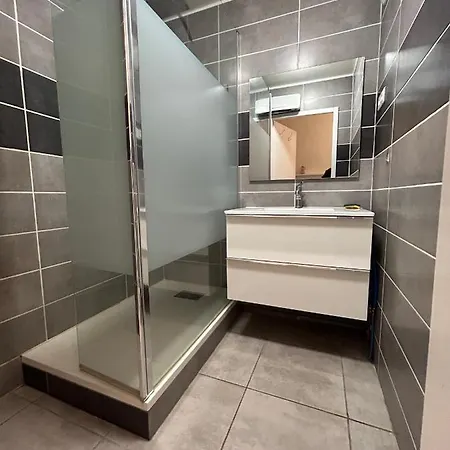 Moderne En Avec Piscine * Meze