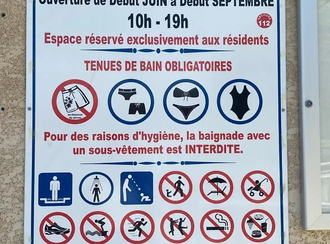 Moderne En Avec Piscine * Мезе